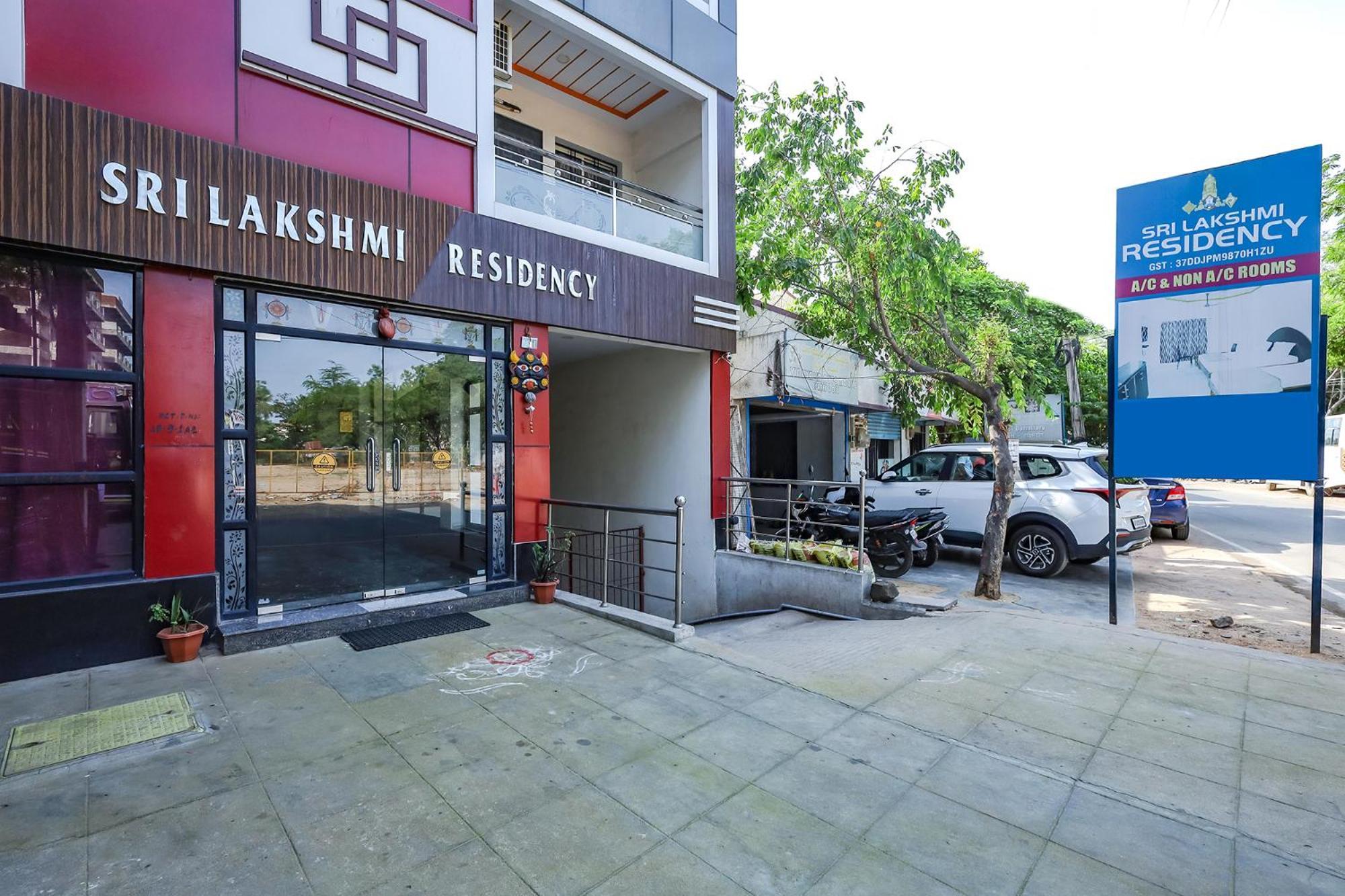 Capital O Lakshmi Residency Hotell Tirupati Exteriör bild