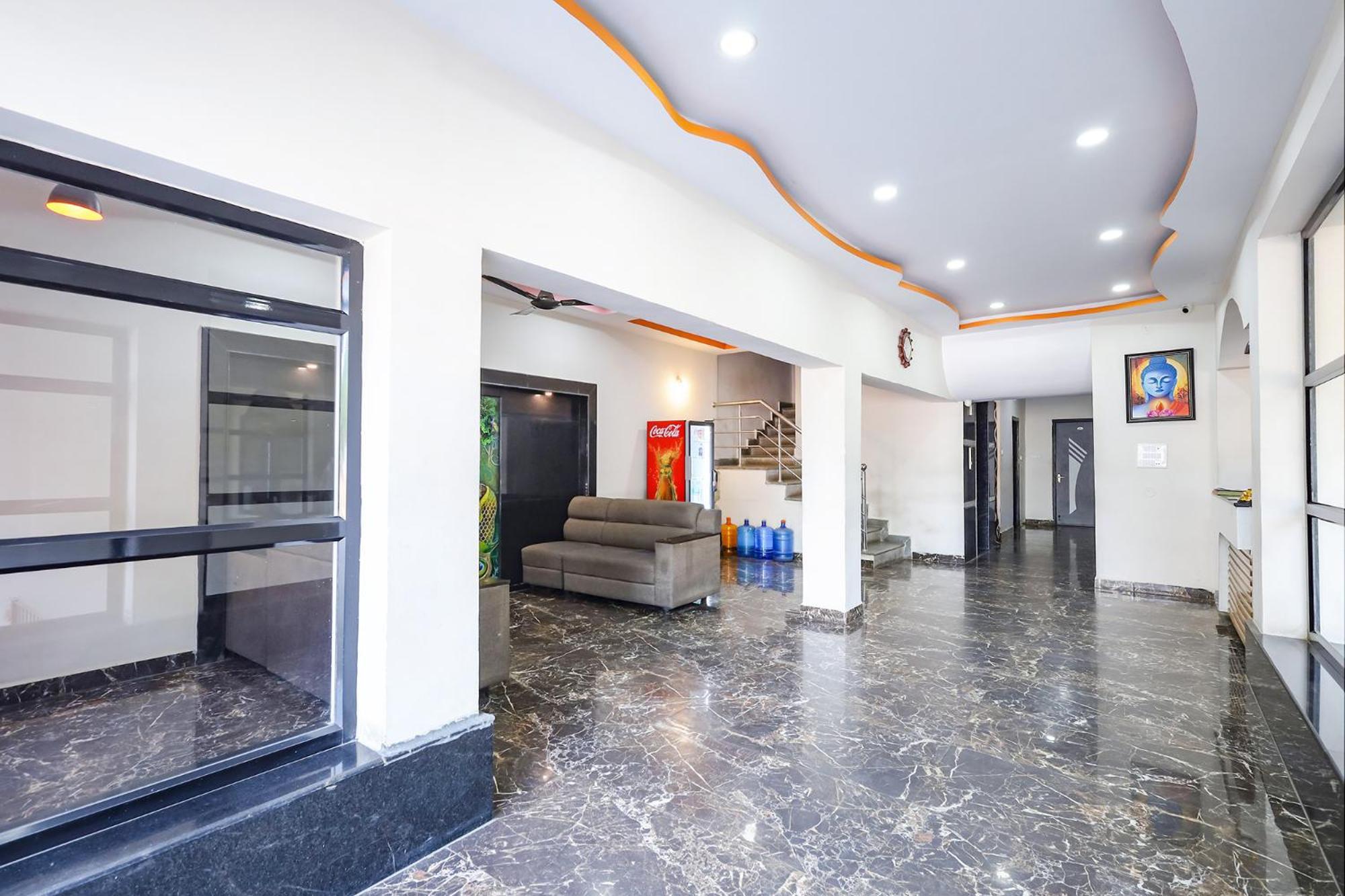 Capital O Lakshmi Residency Hotell Tirupati Exteriör bild