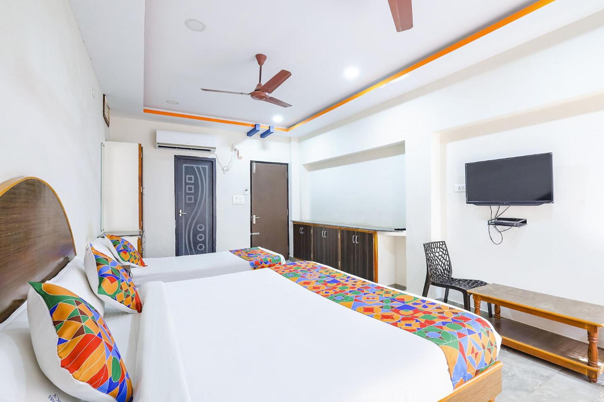 Capital O Lakshmi Residency Hotell Tirupati Exteriör bild