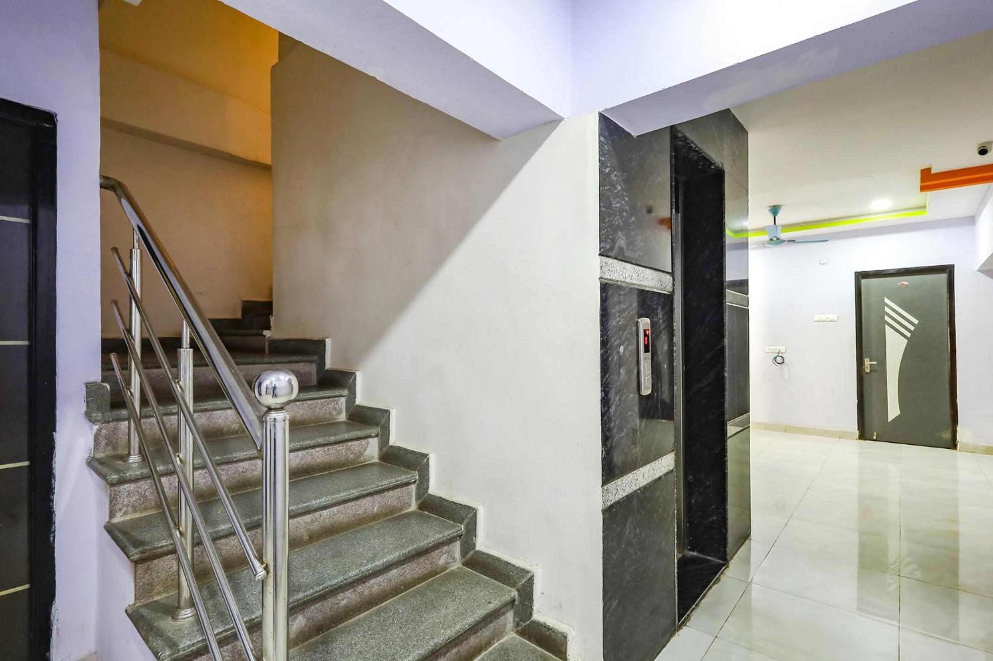 Capital O Lakshmi Residency Hotell Tirupati Exteriör bild