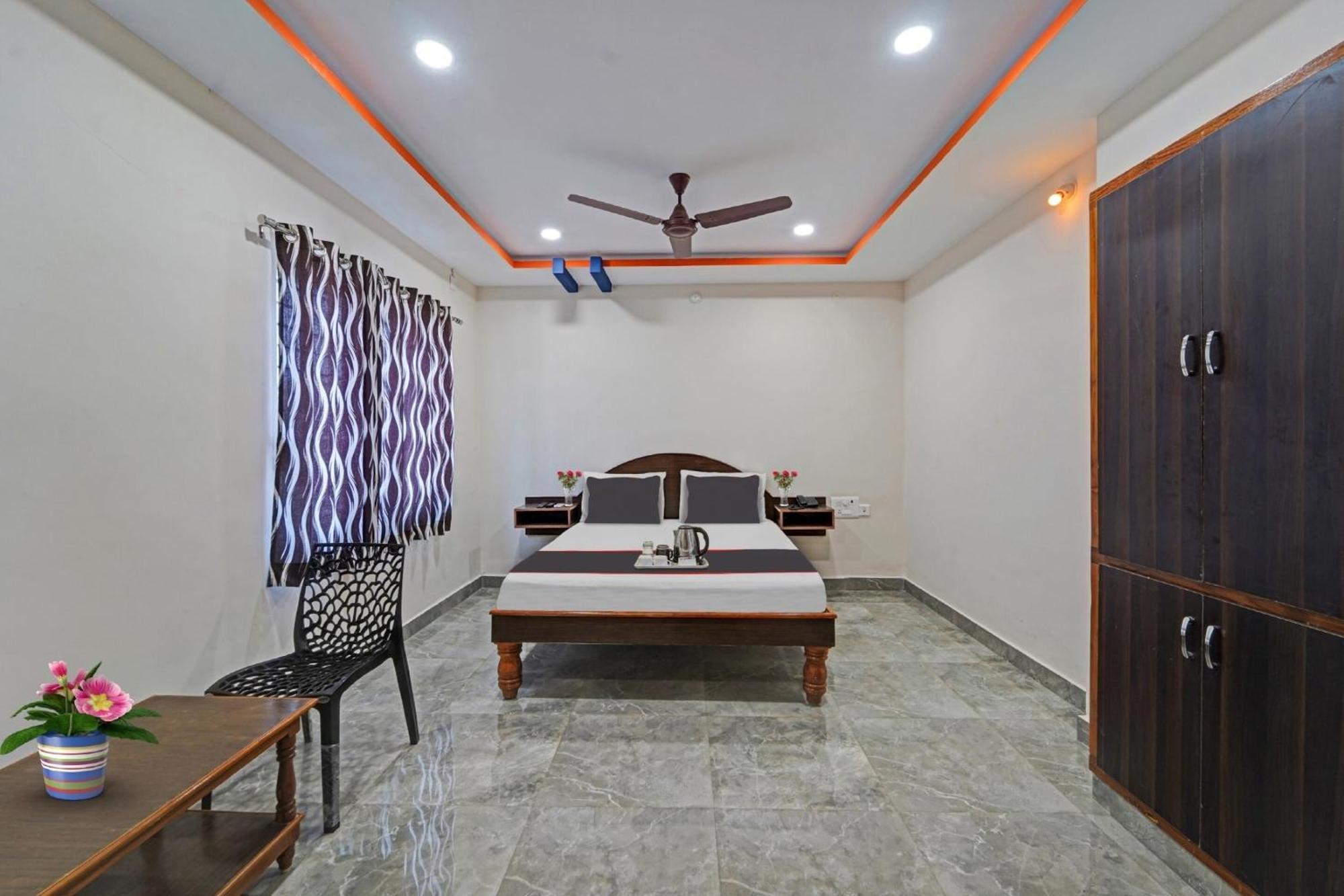 Capital O Lakshmi Residency Hotell Tirupati Exteriör bild