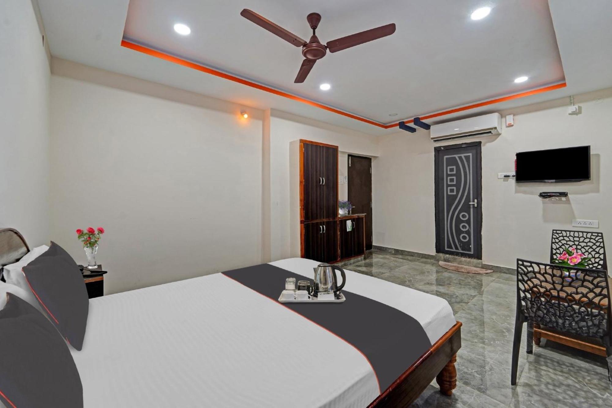 Capital O Lakshmi Residency Hotell Tirupati Exteriör bild