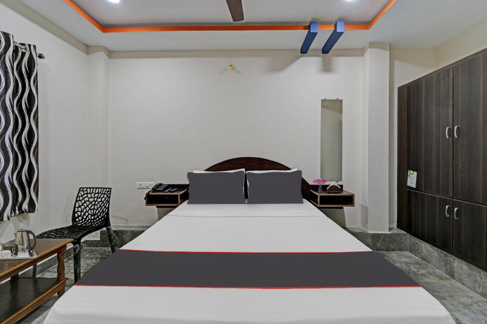 Capital O Lakshmi Residency Hotell Tirupati Exteriör bild