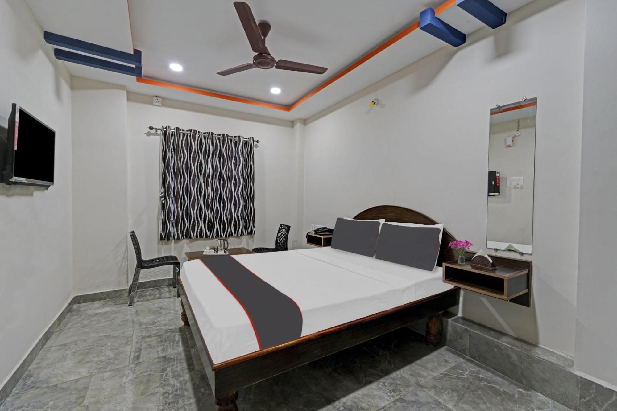Capital O Lakshmi Residency Hotell Tirupati Exteriör bild