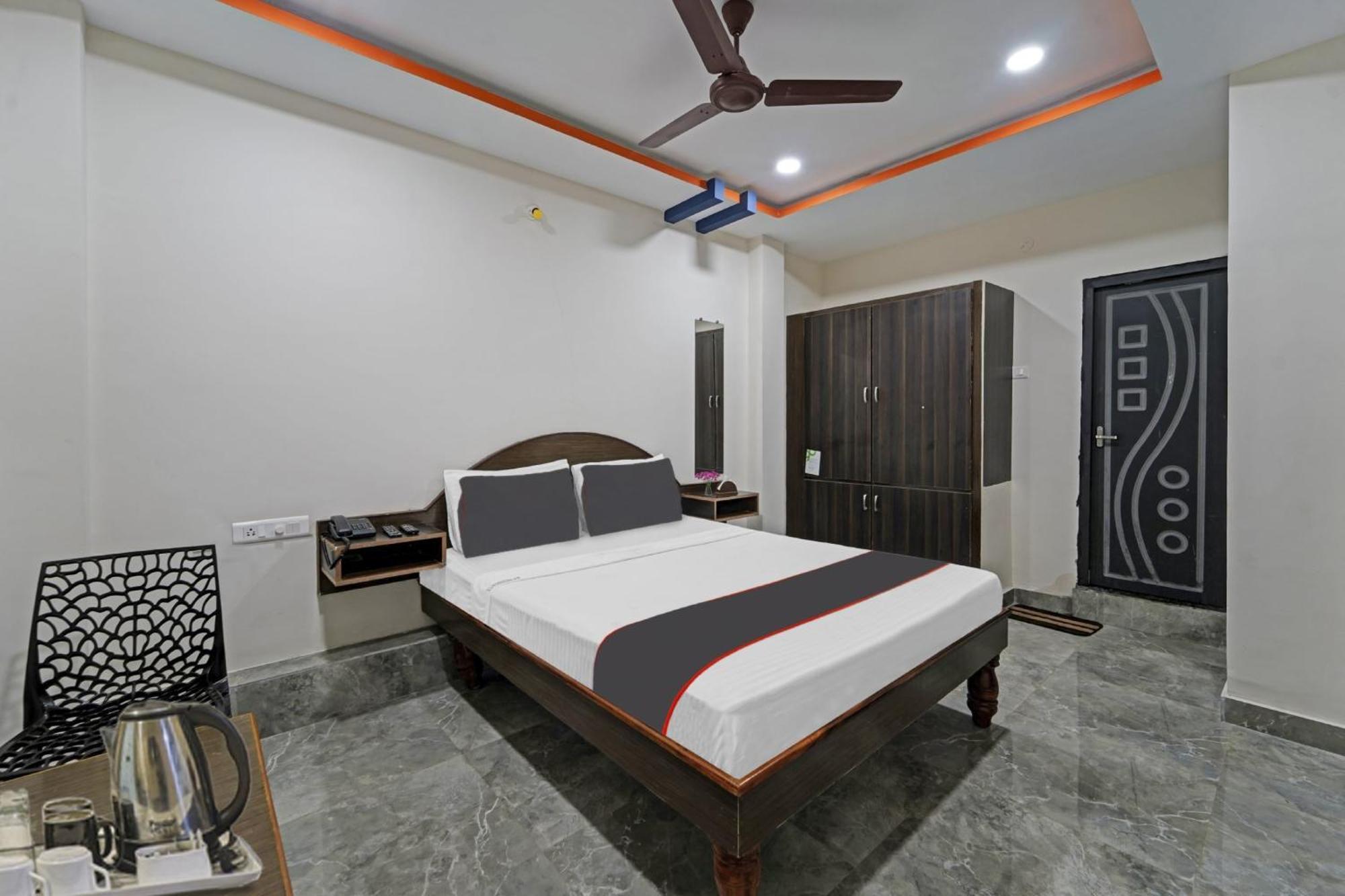 Capital O Lakshmi Residency Hotell Tirupati Exteriör bild