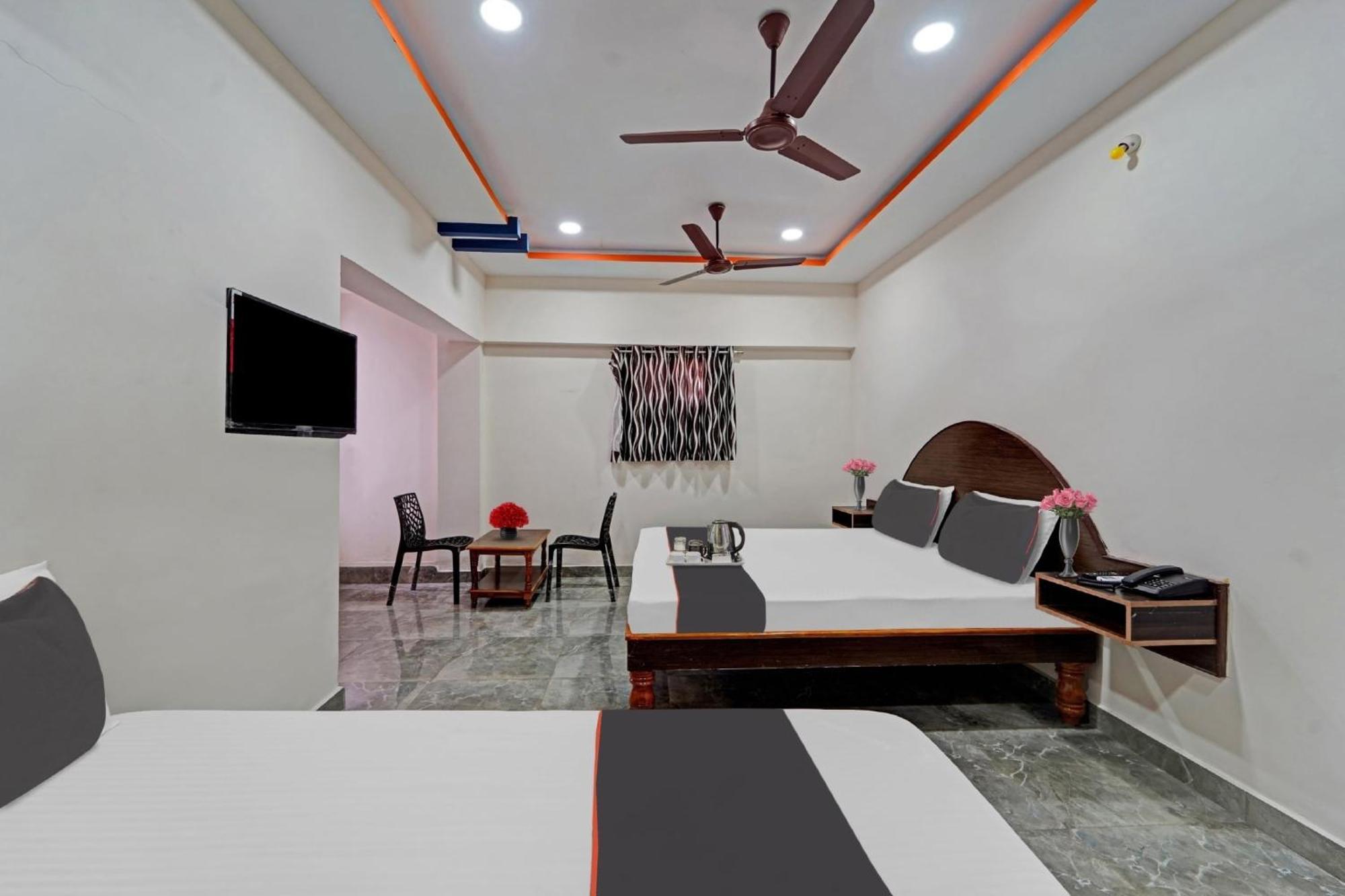 Capital O Lakshmi Residency Hotell Tirupati Exteriör bild