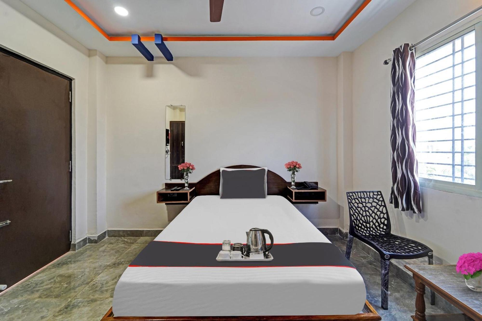Capital O Lakshmi Residency Hotell Tirupati Exteriör bild