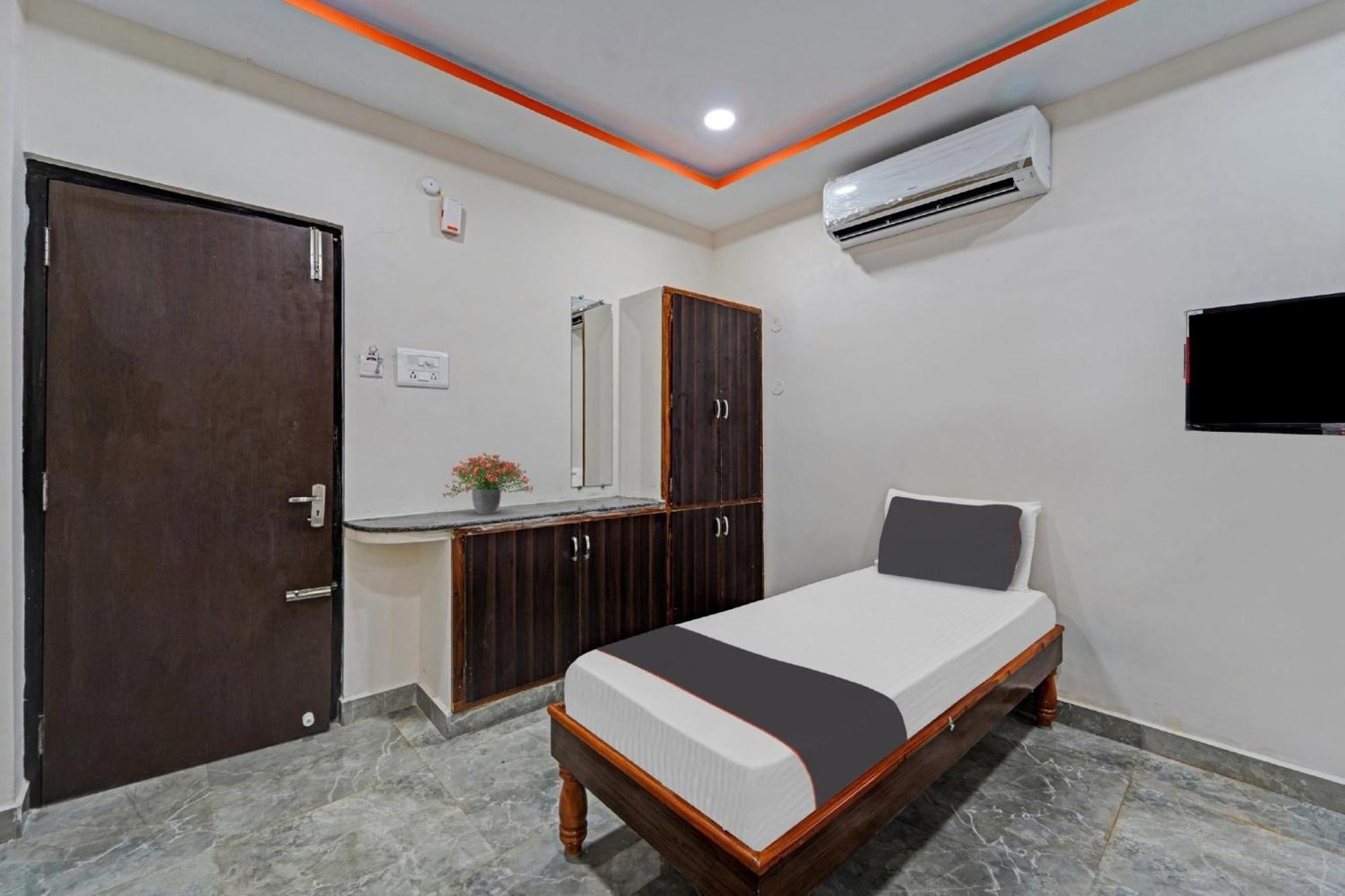 Capital O Lakshmi Residency Hotell Tirupati Exteriör bild